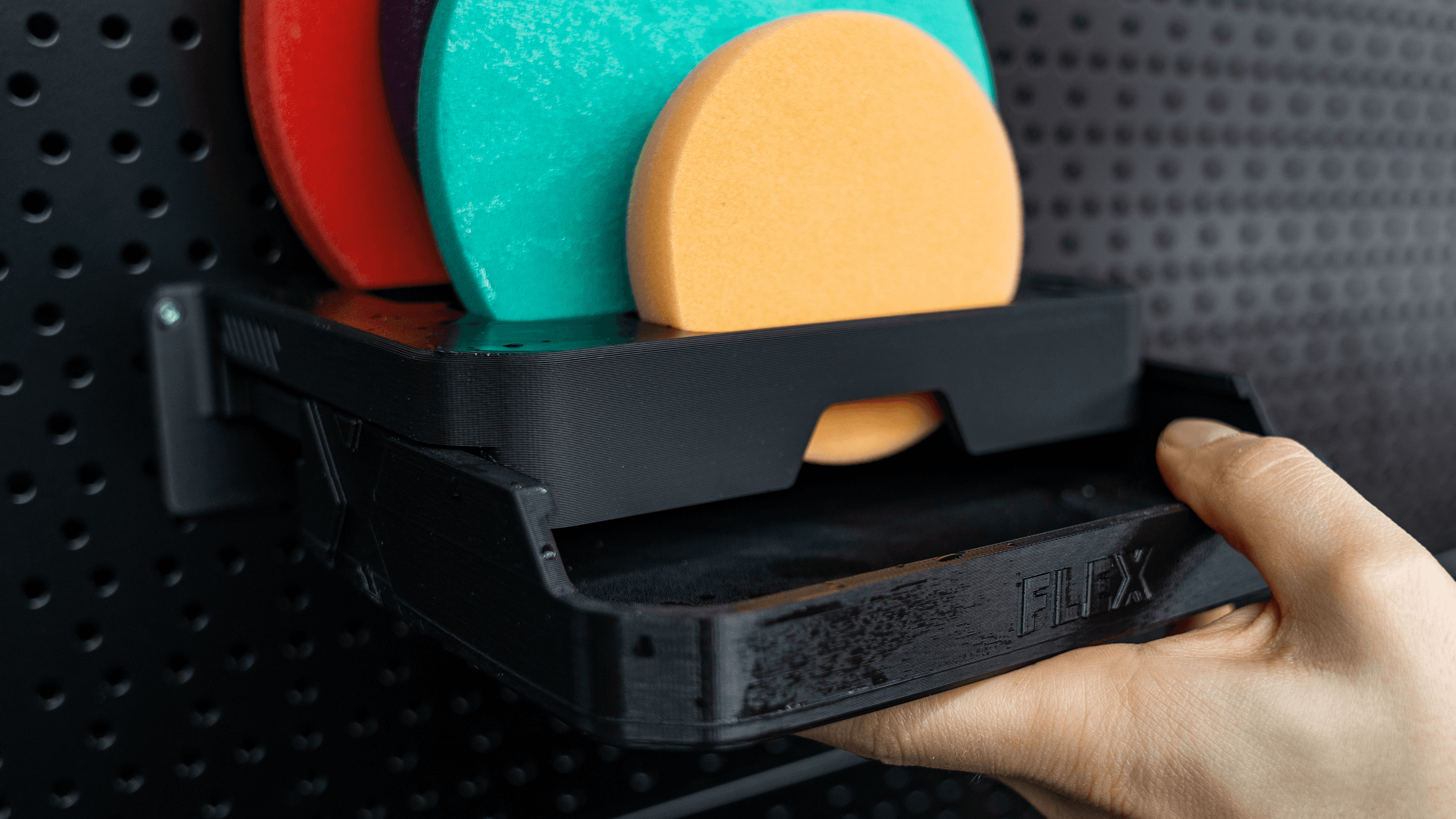 FLEX polishing pads on wall holders from 3D printer in Halle