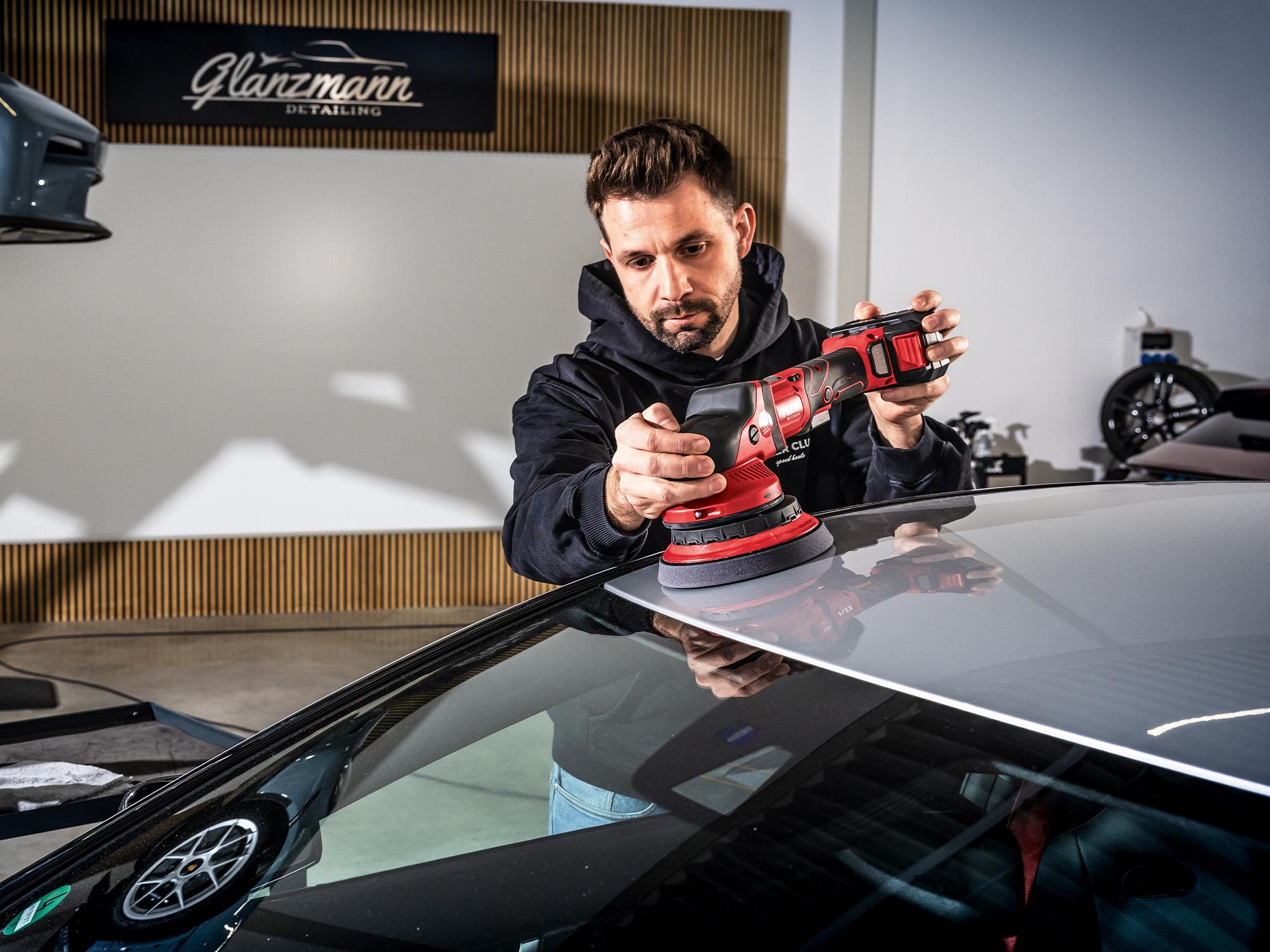 Car polishing with the free-running eccentric polisher from FLEX