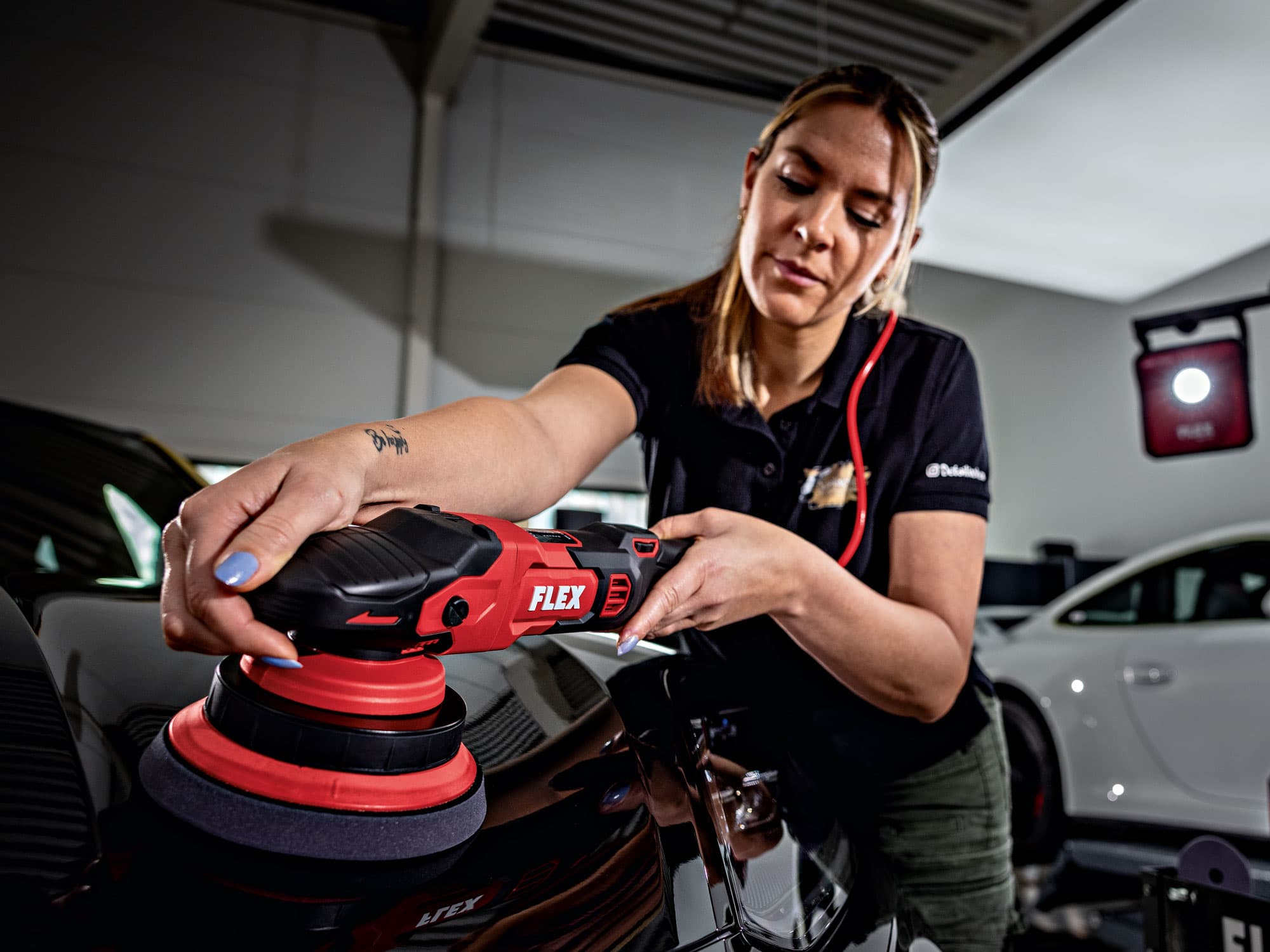 FLEX XFE 2 15 14-EC Polisseuse excentrique filaire avec rotation libre pour les travaux de finition sur un véhicule