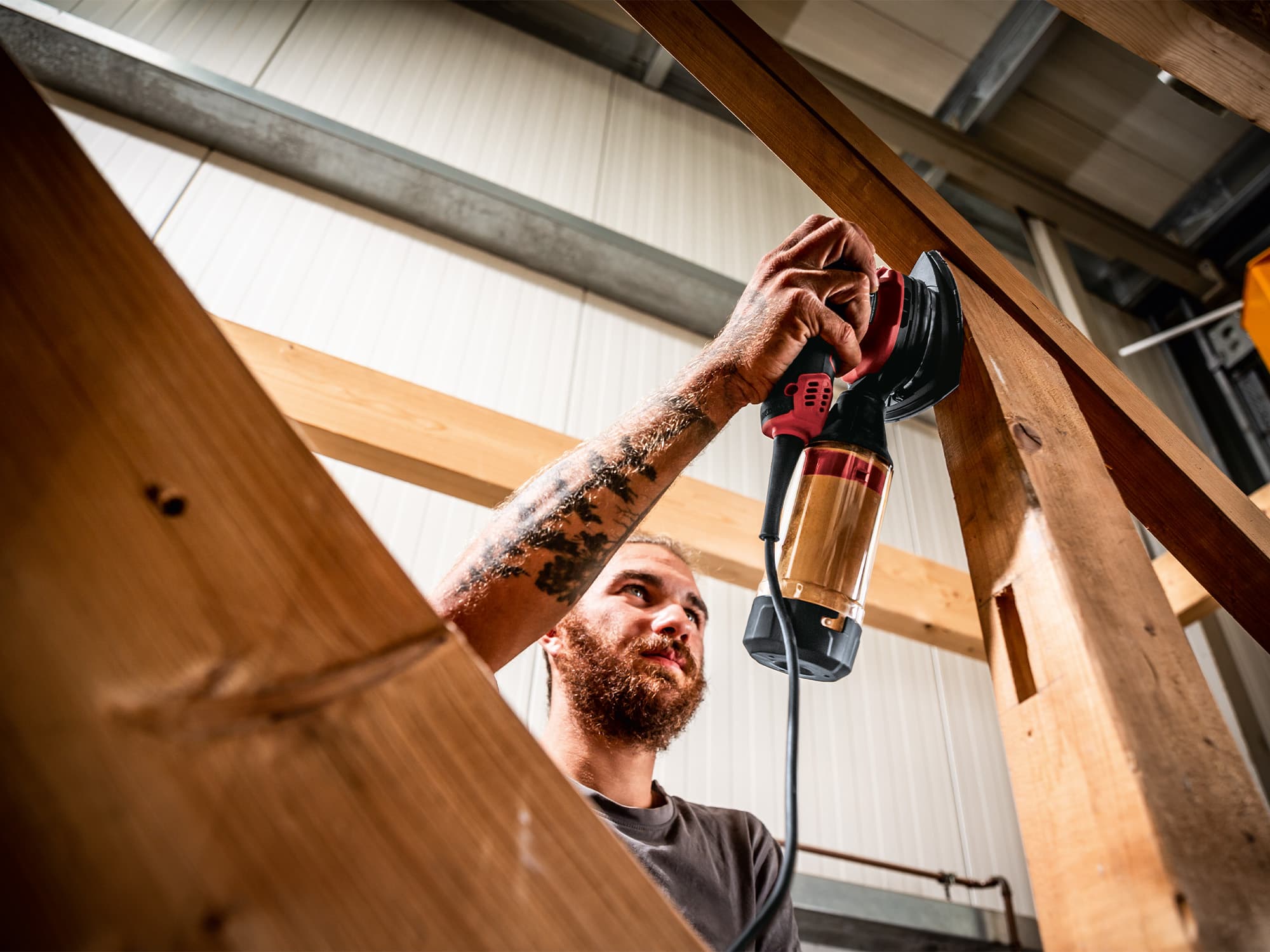 Sanding narrow areas with a FLEX Delta sander - speed control, 10-hole system